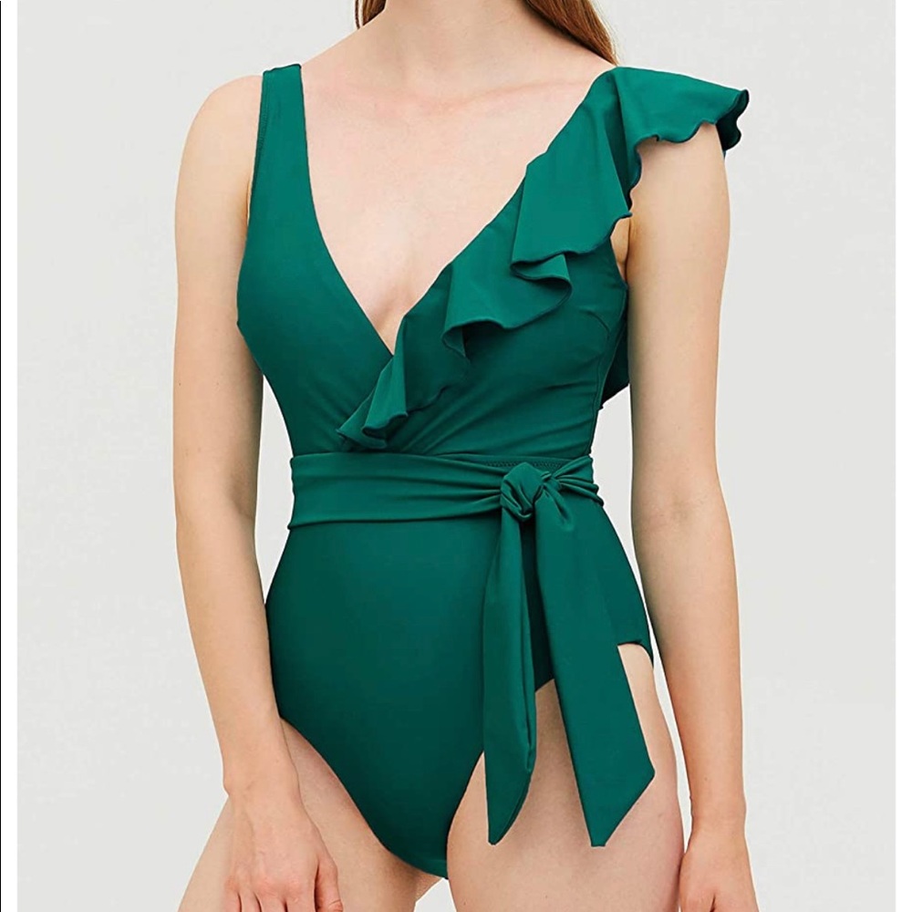 NWT Green Ruffle Sleeve Monokini w/ removable belt